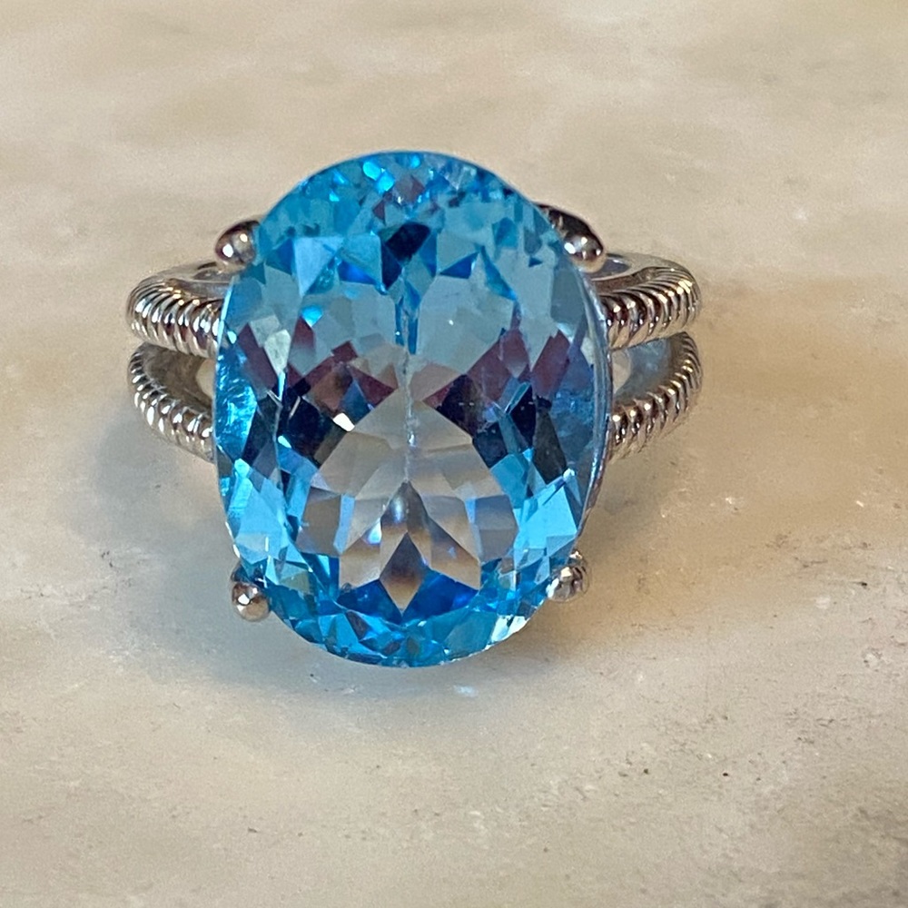 NWOT BLUE TOPAZ STERLING RING